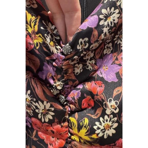 Zara Size Small Satin Floral Print V Neck Mini Dress Ruched Blogger Favorite - Picture 4 of 8